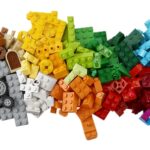 LEGO Fantasiklosslåda mellan, LEGO Classic (10696)